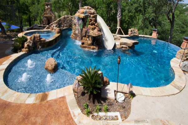 Adding Water Feature To A Pool? What To Consider